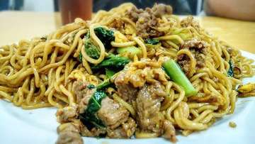 The best fried noodle in town, since day one. Doesn't even need a review.