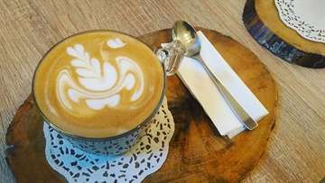 Just enjoy your coffee firts #1 😊🙌 #cappucino #latte #latteart #coffee #cafein #barista #baristalife #baristadaily #baristaganteng #baristas #ilovemyjob #phoenixinwater #baristajamannow #baristaart #nosugar