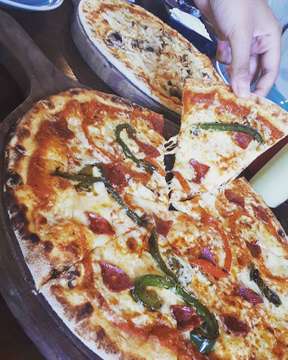 Yummy Pizza😍
#pizzalovers #culinary #niceplace