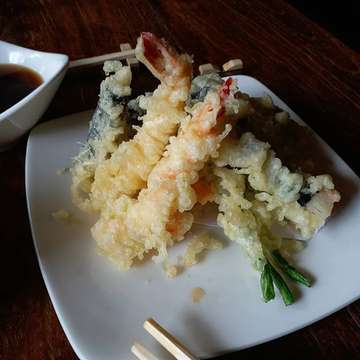 Enjoyed my late lunch Lava Volcano sushi 😙😙😙😙