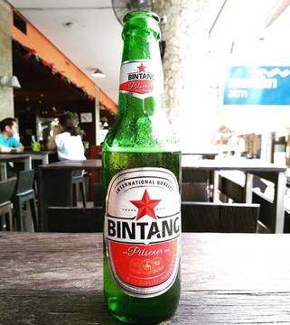 When at Bali... the perfect thirst quencher #bintang #beer #kuta #bali #indonesia #haram #travel #digitalnomad #friday #pilsner