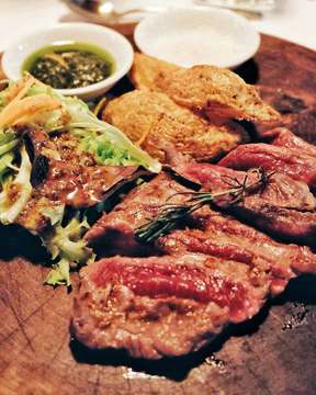 Dry aged wagyu picanha beef with chimichurri sauce and pink salt #latepost 👌❤