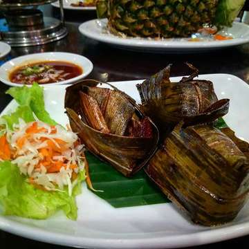 Thai dish.
#thailand #thai #thaifood #food #foodie #foodporn #cuisine #gourmet #culinary #indonesia #asia #asian #dish #pineapple