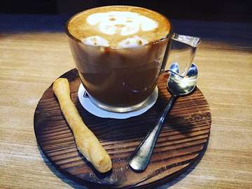 Coffe time at Le Bistro #coffeshops #coffeetime #breaktime #luxuryhotels #hoteljakarta #lunchtime #cappucinoart