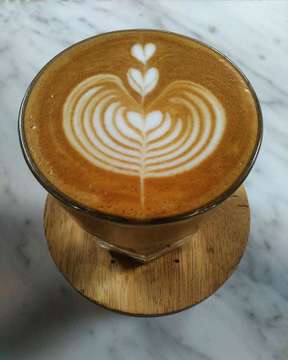 Morning coffee .
.
.
.
.
.
#coffee #cappuccino #latteart #latte #bar #barista #fun #tulip #baristalife #coffeeporn #morning #BaristaGlory