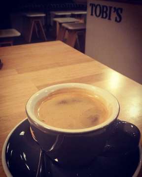 55 km, 2.5 jam perjalanan... Harus diakhiri dengan secangkir kopi enak. #coffee #blackcoffee #nosugar #coffeelover #coffeeaddicted #coffeeart #goodcoffee #afterhour #relax #tobiscoffee #friday