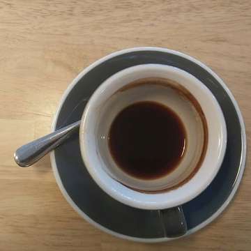 Saturday starter... Good morning coffeelovers #coffee #blackcoffee #coffeefilter #singleorigin #nosugar #coffeeaddict #coffeelover #saturday #moodbooster  #morningbooster