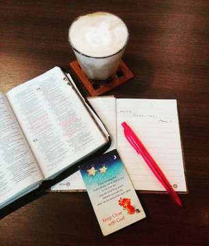 I love knowing that God is always just as near to you as He is to me.. May the Lord keep watch between you and me when we are away from each other.
.
.
.
#newproject #writer #deadline #hiduplebihhidupdengandeadline #thankyouforthelatteart #bunnylatteart