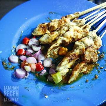 In the mood of sate taichan ❤❤❤
•
🍴 Sate Taichan Sambas
⭐ 3.4/5
•
•
•
•
•
#kayaknyaenak #jakartaculinary #jakartafoodies #jakartafoodbang #jakartafoodporn #doyanmakan #anakjajan #indonesianfood #instafoods #indonesiansnack #foodstagram #kulinerindonesia #instafood #foodporn #makanankekinian #jajanhemat #jajanmurah #maknyus #makansampaikenyang #jakartafoodprints #eatandtreats #ayomakan #lfl #fff #mozarella #satetaichan #satetaichangoreng #satesambas