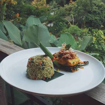 •Rice Pesto•
.
@kailasharestaurantubud 😍.
-
Share your wonderful moments with us @kailasharestaurantubud #kailasharestaurant ☀🌴 Ask for special rates to: 📩 chef@puriganggaresort.com
-
•A Home In A Living Culture•
Lets keep the Tradition Alive 😇🌴🌿
-
#ウブド 
#バリ
‎#بالي
#Бали 
#발리 
#hotelgoals  #Bali #Ubud #Sebatu #wonderful_places #beautifulhotels #travelerschoice #beautifuldestinations #wonderfulindonesia #Paradise #resort #vacation#holiday #trip #pesonaindonesia #kailasharestaurant #sebatuvillagelife #ahomeinalivingculture #puriganggaresort #delicious