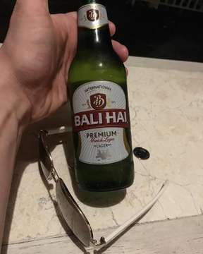 Bali Hai Premium Munich Lager, Sanur Beach Bali 2018 #balihai #bali #hai #ptbalihaibreweryindonesia #premiummunichlager #premium #munich #lager #lagerbeer #indonesianbeer #craftbeerporn #craftbeer #instabeer #beerporn #sanur #sanurbeach #bali