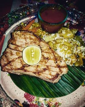Ein wunderbares Thunfisch-Steak 🐟🐟🐟 #bali #food #foodporn #lecker #beste #delicious #fish #fisch #thunfisch #tuna #asianfood #asia #lemon #cocos #potato