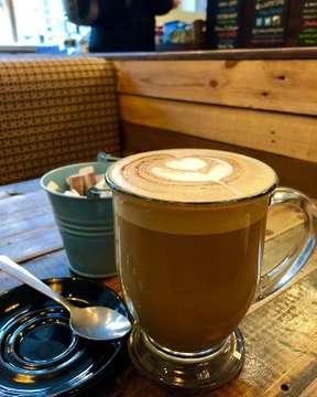 I wish I had trained to be a barista 
#imeanacoffeemakernotalawyer
.
.
.
.
.
#tgif #tgifridays #friday #morning #coffee #java #birmingham #colmorerow #colmorebusinessdistrict #ilovebrum #gingerroyale #specialitycoffee #cafe #coffeeaddict #coffeeislife #javalounge #coffeeisthelaw #barista #baristalife #notabarrister #notalawyer