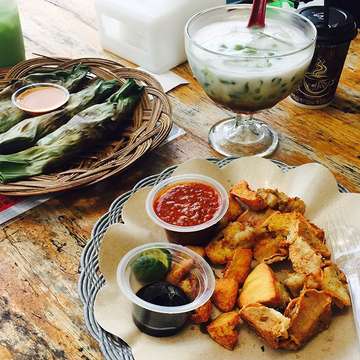 Refreshing tipis2 hidayat family #weekend  #bandung #kuliner #culinary