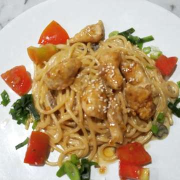 Dinner time... Spaghetti chicken teriyaki & nasi bakar #dinner #spaghetti #nasibakar #instafood #instafoodie