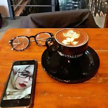 all i need is you!
.
.
.
(served by @kopitalisme.jkt )
#coffee #cappucino #cappucinoart #latteart #hangout #moodbooster #mymoodever #coffeeaddicted #coffeemadness #lovelifecoffee #coffeetalks #coffeea #kopitalisme #motokopi #ngopiditimur #coffeeshopjkt #nongkrongsore #anakkopi #minumkopi #kopiindonesia #kawulakafeina #instagood #instacoffee