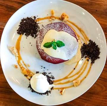 Haven’t tried any other red velvet pancake as good as this one! 😍 Located in Seminyak, Bali. You should definitely give it a try if you are in the hood. #redvelvet #pancakes #food #foodporn #icecream #chocolate #travel #travelfood  #bali #indonesia #seminyak #foodtravel