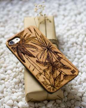 Treat yourself on Wednesday  with this Palm Tree case 📱💭from @ecoegobali 
Available in Indonesian Emporium, #SeminyakVillage.
