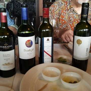 Nice lunch with Bali wine club  at the Village sanur
#PioCesareNebiolo2007
#d'arenberg28RoadMouvedre