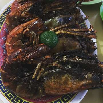 Udang Gala...Fresh, sweet and juicy big head prawns from Kalimantan