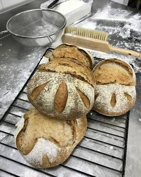 Sourdough, happy Niepy 
#breadmaster 🤘🏼#sourdough #traditionalbread #bread #homemade