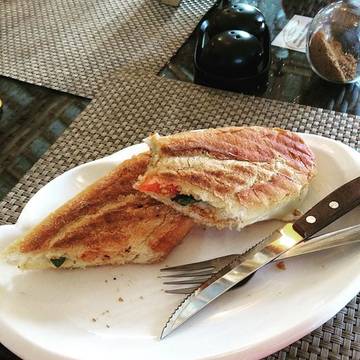 #panini #tomatopanini #break #holiday #indonesia2018 #becauseican #friends #traveldiving