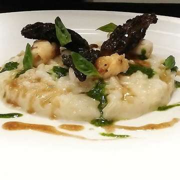 Garlic sauté squid risotto, morels, parsley clorofilla #seafoodpromotion #golocal #lavenuerestaurant