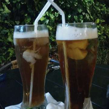 Lychee & Peach tea ice #lychee  #peach #tea #ice #qualitytime #bestfriend #ourtime #nightout #night #share #hangout #wefun #instagood #instagram #instagroove #instagdaily #foodporn #drinks #food #foodie #foodgasm #jakarta #indonesia