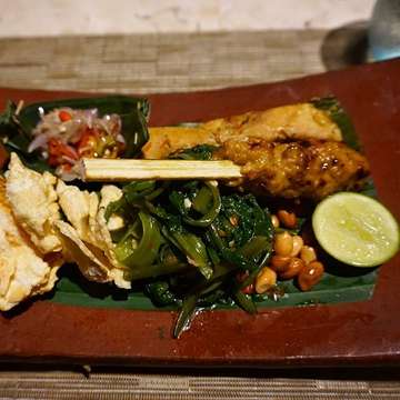 #Bali #indonesien #indonesia #food #food #fisch #fish #snapper #seaweed #spicy #travel #enjoy #foodporn #newtaste #westinnusadua #nusadua #beach#vacation