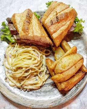 Hot Steak Sandwich with Spaghetti pasta & Potato wedges on the side.
Only @dogdragongrill 
#restaurant #bar #pub #cafe #steak #hotsteaksandwich #sandwich #spaghetti #pasta #potatowedges🍟 #legian #balinightlife #balifoodies #balifood #popiesline2 #benesaristreet #kutabeach #kuta #bali