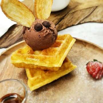 Simply Half Dark Chocolate Ice Cream and Waffles with Maple Syrup .
Cuteness and sweetness 🐰🐰🐰
.
🍴Taste Great 👍👍👍
.
📍Rabbit Hole,  Bandung... Nice place to hang out... Even when you go with your child
.
📌12012016
.
📷 Samsung Galaxy S5
.
#dessert #❄ #ice #icecream #eskrim #Waffle #rabbit #rabbithole #bandung #culinary #dessertbandung #foodporn #foodie #furisukabo #review #journal #journey #whileinbandung #latepost #samsungs5 #pikapoto
