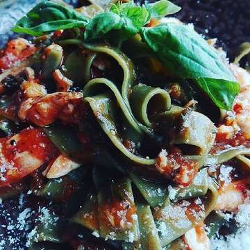 Spinach pasta with pomodoro sauce...
#pasta 
#pomodoro 
#italianpasta
#bestofbali 
#grandpasnk 
#grandpasubud 
#nyuhkuning 
#ubud
#ubudvilla 
#ubudresort 
#ubudmeditation 
#ubudyoga 
#ubudyogacentre 
#ubudpalace 
#ubudmonkeyforest 
#greenschool 
#pelangischool
#coworking
#canggucommunity
#canggufood