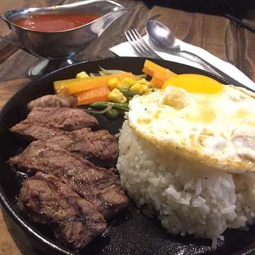 Hot Plate w/ Butter Rice (Sirloin Slice)... #inigojanaka