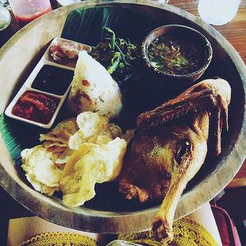 Manger local 😋 Thank you @pundipundiresto  #bali #ubud #food #foodstagram #voyage #travel #traveller #travellers #travelblogger #travelmum #voyageuse #globetrotteur #indonesie #indonesia #indonesianfood