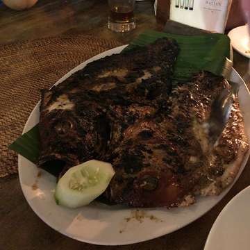 Finally menega for dinner #menegacafe #jimbaran #bali #seafood #crab #fish #prawn #kangkungbelacan #seashell #dinnertime #family