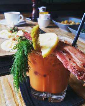 And that's how you make a bloody mary, "The Canmore Alberta", in all its glory. Thanks for brekky @ushersbydesign