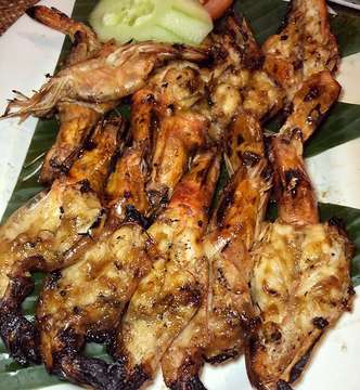 {📍Menega, Bali } Wish you were here! Grilled seafood dinner under the stars✨✨🌊 #jeanneeatsworld#indonesia