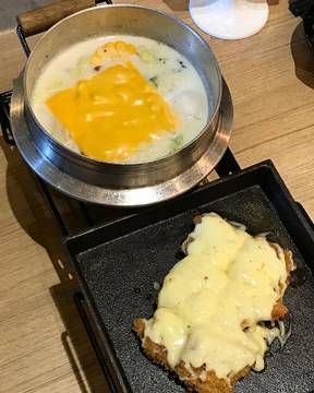 Rainy day cure with Honey Cheese Chicken katsu and Hokkaido Milky Pot hot soup filled with beef 🥩 vegetables and cheese 🧀 @doublepots #chicken #soup #cheese •
•
•
•
•
•
•
•
•
•
#eeeeeats #foodie #foodies #foodblogger #foodgram #foodlover #foodpic #forkyeah #foodbeast #foodblog #foodstagram #feedfeed #instafood #eatingfortheinsta 
#buzzfeast #buzzfeedfood  #spoonfeed
#beautifulcuisines #newforkcity
#kulinerjakarta #huffposttaste #kuliner #dailyfoodfeed #f52grams #foodgasm #foodoftheday #foodphotography