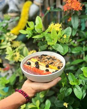 @thecashewtree - Hands down the BEST garden cafe in the Bukit! SWIPE LEFT FOR SCRUMMY FOOD PICS!
📸@bali_cafes #fujifilm
.
.
.
.
.
#thisisbali #balilife #thebalibible #balieats #balicafes #balilove #foodblog #bukitcafe #foodphotography #thefeedfeed #foodpics #eeeeeats #pancakes #breakfastbagel #acaismoothie #greensmoothie #veggieburger #veggieomelette #kombucha #jamu