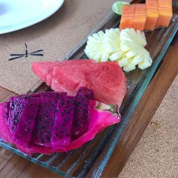 Pink fruit! #bali #eastervacations #junglefish