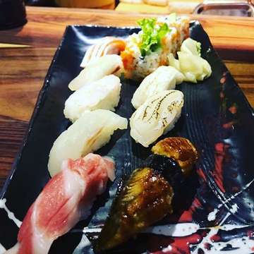Best 😋😍👍
#japanesefood #sushi #sushilovers #foodie #foodporn #foodgasm #instagood #instadaily