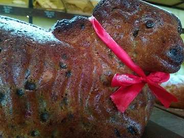 Ester again ..
#pastry
#cake
#estercake
#coffeenoven 
#pastrybakery 
#pastryart 
#pastrychef 
#chefcake 
#chefroll 
#coffeenovenbali 
#coffeeshop 
#bakery
#restaurant 
#in
#food
#canggu
#canggubeach 
#canggubali 
#bali
#wisnuagustian 
#baliphotoeditor