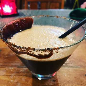 Has to post this delicious chocolate espresso martini! It was absolutely delicious!! #cocktail #chocolatemartini #espressomartini #chocolateespressomartini #cocktail #cocktails #stemlessglass #lemongrass #lemongrassrestaurant #lemongrassbali #bali #baliholiday #delicious #amazingbali