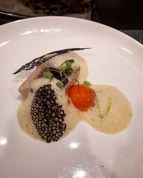 Chargrilled black cod

Clam&saffron foam, confit egg yolk, basil oil, micro arugula

#foodie #foodporn #food #instafood #foodphotography #chef #cheflife #cassiskitchen #jakarta #indonesia