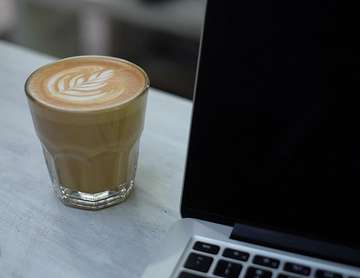 Perfect start of the day. 
#coffee #latte #goodmorning #finecoffee #instacoffee #working #outsidethebox #udarasegar #gettinginspritation #onestepatatime #ubud #summerishere #hellobali #balilifestyle #baligasm #balijalanjalan #balidaily