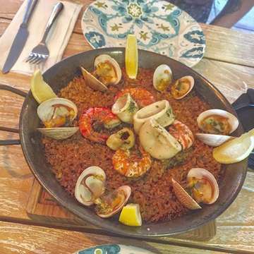 Seafood Paella🦑🦐🐚 #balifoodie
#uluwatufood 
#spanishrestaurant 
#balirestaurant 
#uluwatu 
#paella 
#paellawednesday 
#sangria
