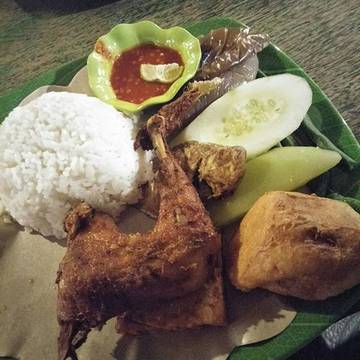 Kuliner malam pertama di Bali...