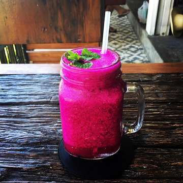 Dragon fruit juice is delicious. Especially midday in 34'C #foodielife #travellife Filter Lo-Fi