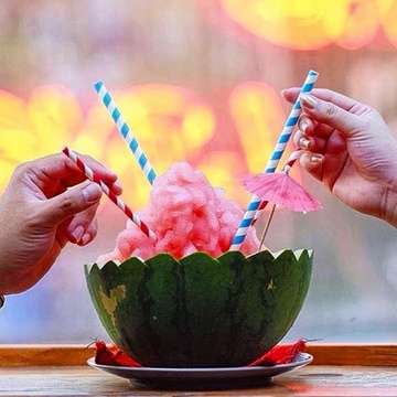 Friday DATE NIGHT drinkies! 💕🍹🍉
Sharing a watermelon vodka slushie together = true love. ❤️💗💜
Book a babysitter through our friends at @balibabyhire & head out for drinks & some fun at @ling.lings.bali 🙌🏽
#datenight #friyay #cheers #cocktailhour #watermelonvodkaslushie #balilovers #baliwithkids #holidayfeels