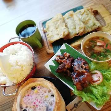 Lunch day 1
Sup Buntut Bakar
.
.
#bandung
#jalanjalancarimakan
#bandungwithlove❤💗 #bestietrip